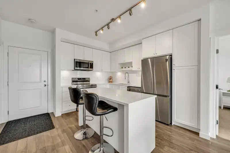 516 13623 81A AVENUE - photo 4 of 27