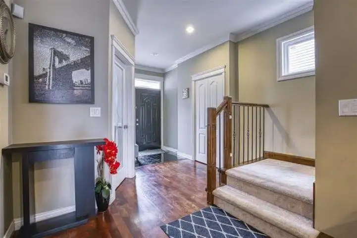 18990 72 AVENUE - photo 4 of 34