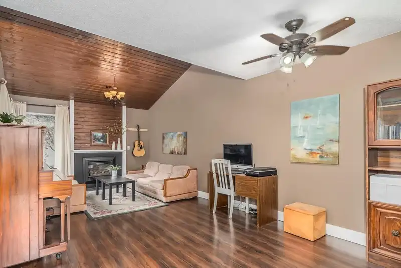 19224 FAIRWAY DRIVE - photo 3 of 26