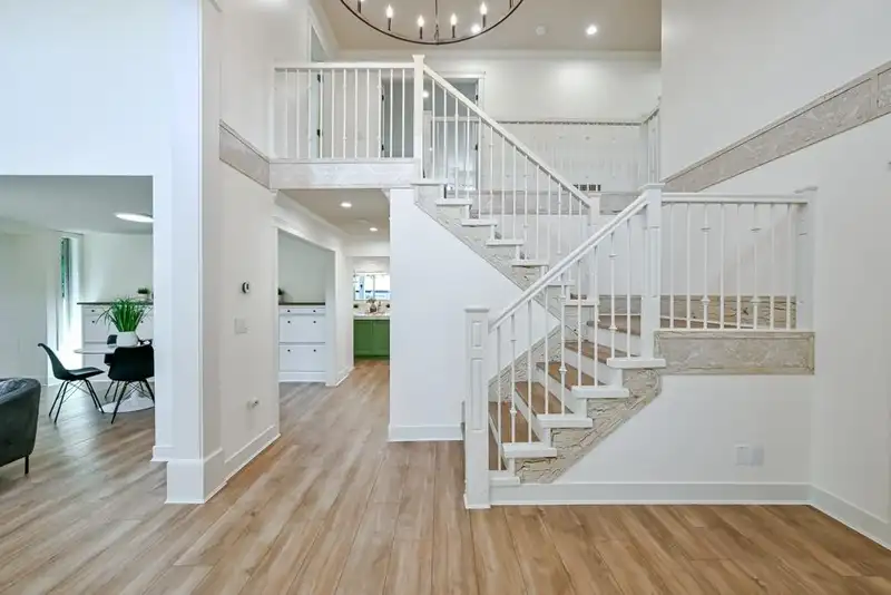 9709 CROWN CRESCENT - photo 4 of 40