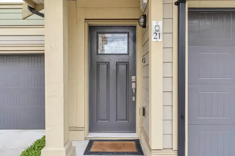 21 5957 152 STREET - photo 2 of 40