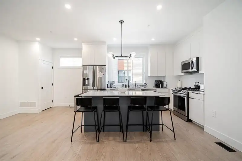 15 6138 128 STREET - photo 4 of 21