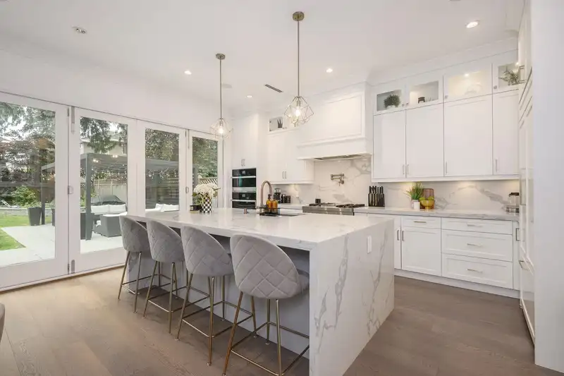 16060 112 AVENUE - photo 3 of 33