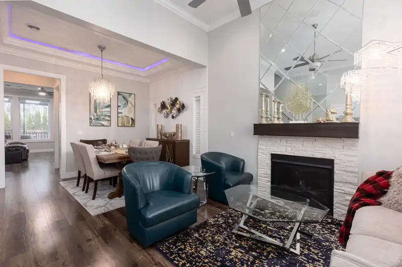 6477 140 STREET - photo 4 of 37