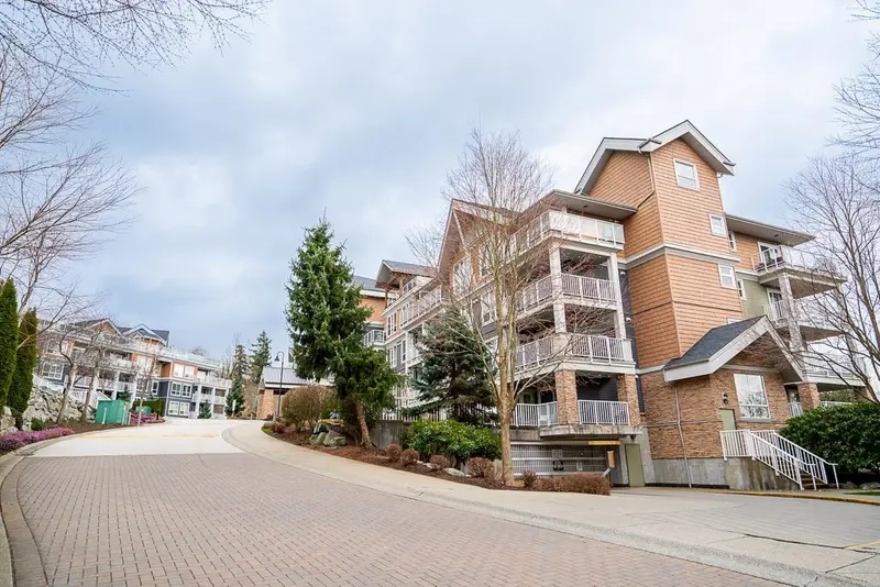 311 6460 194 STREET - photo 3 of 25