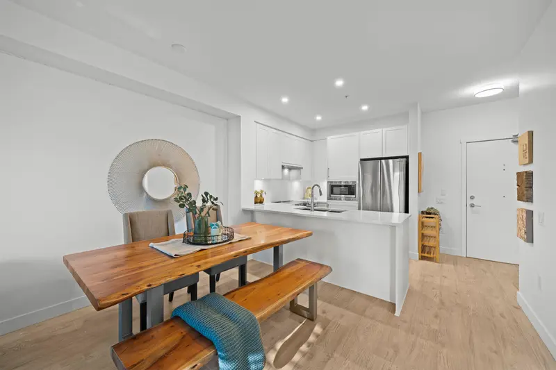 110 2160 GRANT AVENUE - photo 4 of 25