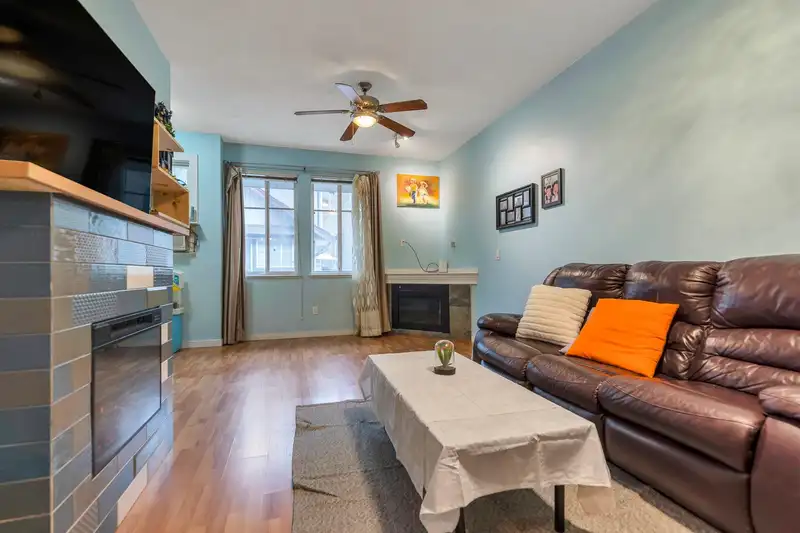 9 13528 96 AVENUE - photo 4 of 40