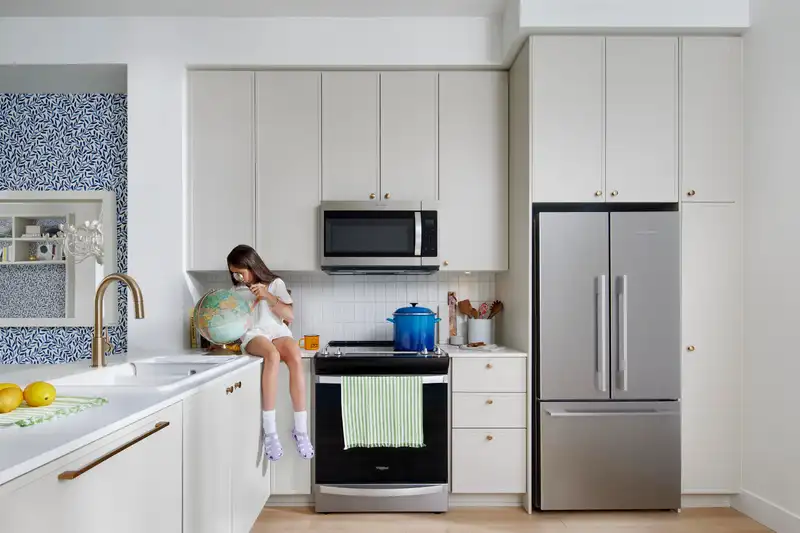 162 14150 58A AVENUE - photo 1 of 9