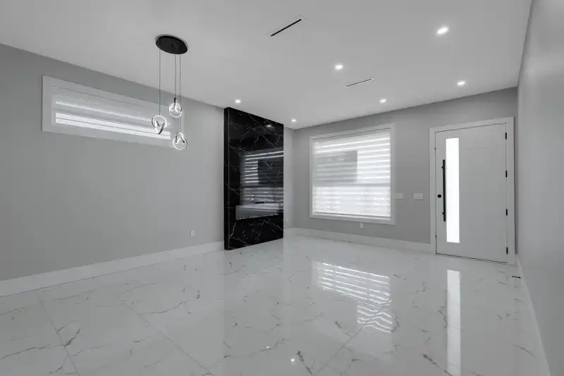 14750 62A AVENUE - photo 4 of 40