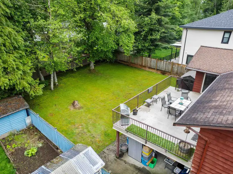 7025 141 STREET - photo 4 of 37