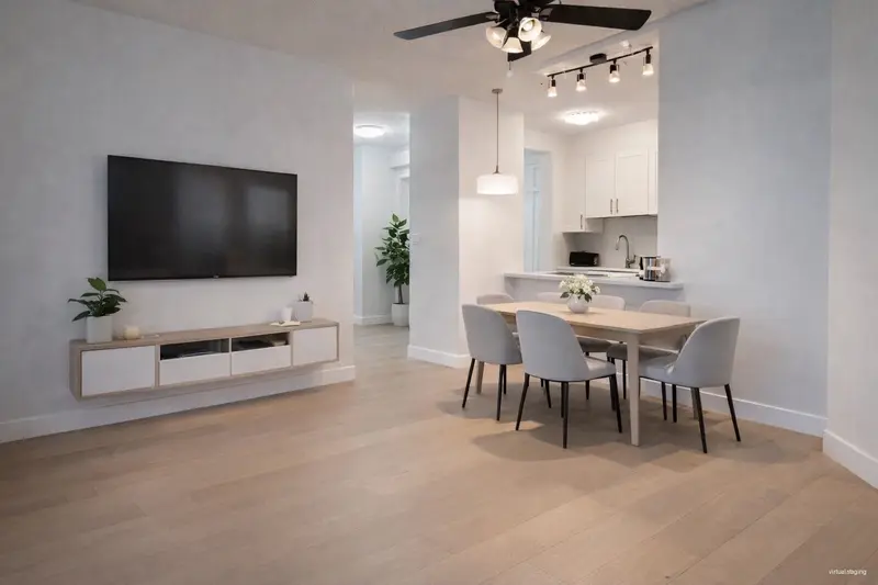 604 6455 WILLINGDON AVENUE - photo 3 of 6