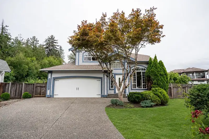 15445 109A AVENUE - photo 1 of 25