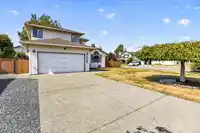 6323 171A STREET - thumbnail 2