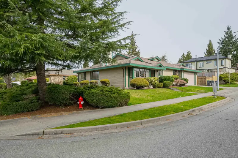 10523 FRASERGLEN DRIVE - photo 3 of 25