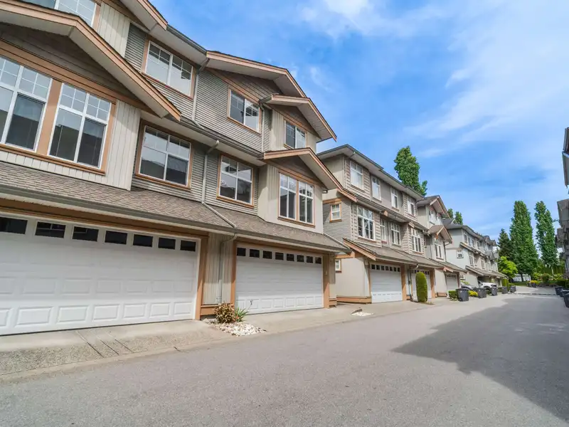 47 7518 138 STREET - photo 2 of 36