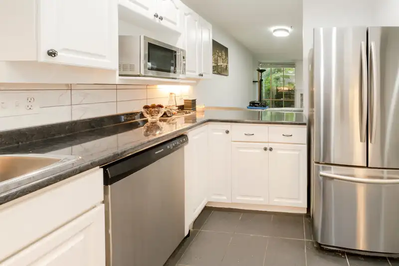 9 7141 122 STREET - photo 4 of 30