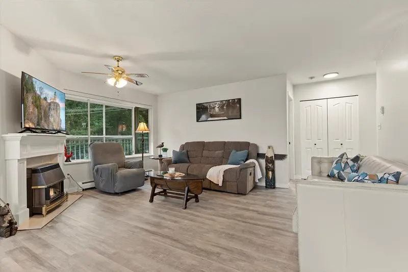 307 2491 GLADWIN ROAD - photo 4 of 25