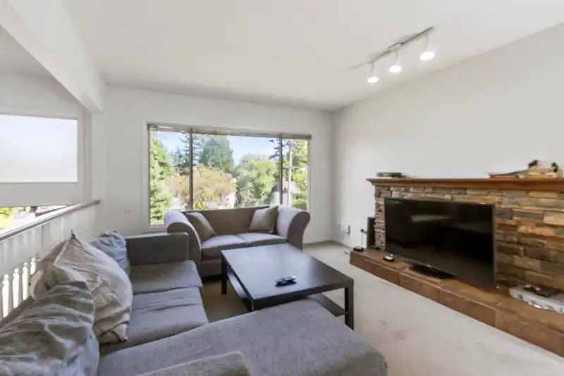 12522 GROVE CRESCENT - photo 2 of 39