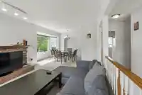 12522 GROVE CRESCENT - thumbnail 3