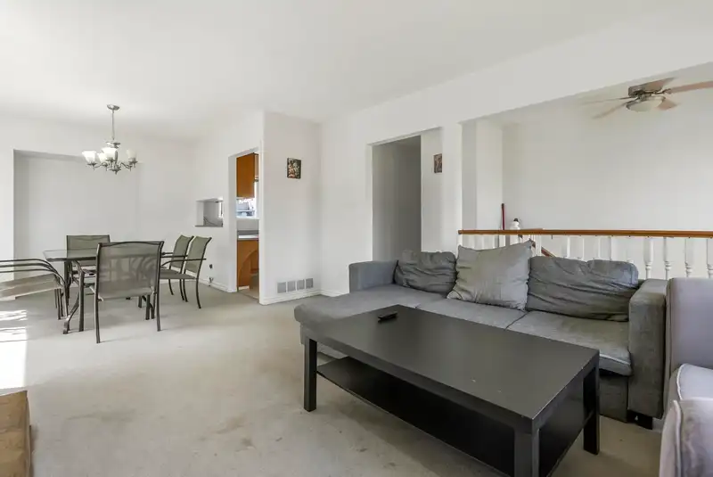 12522 GROVE CRESCENT - photo 4 of 39