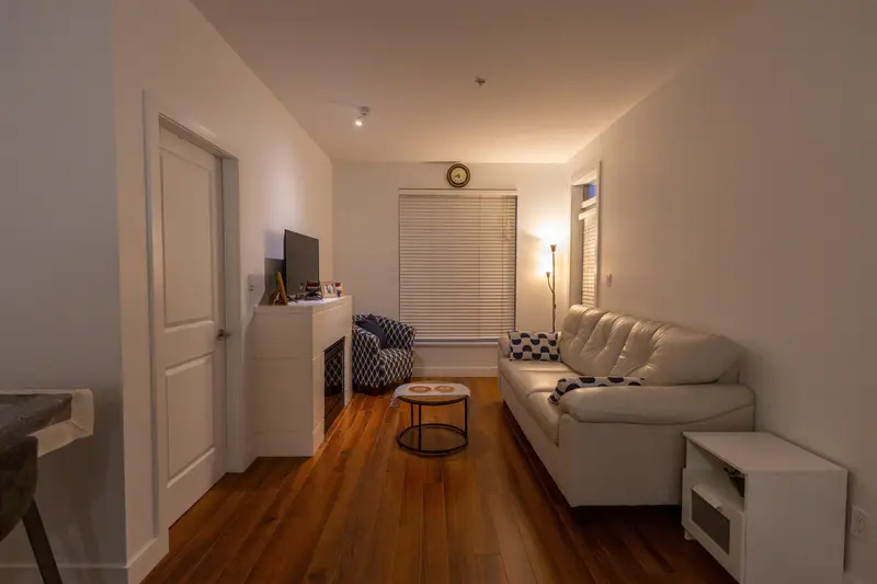 305 15850 26 AVENUE AVENUE - photo 3 of 12