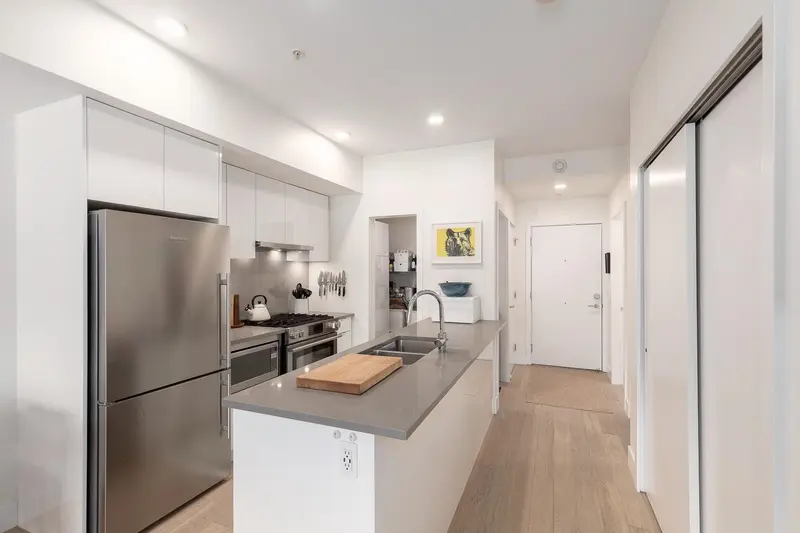 305 2666 DUKE STREET - photo 4 of 25