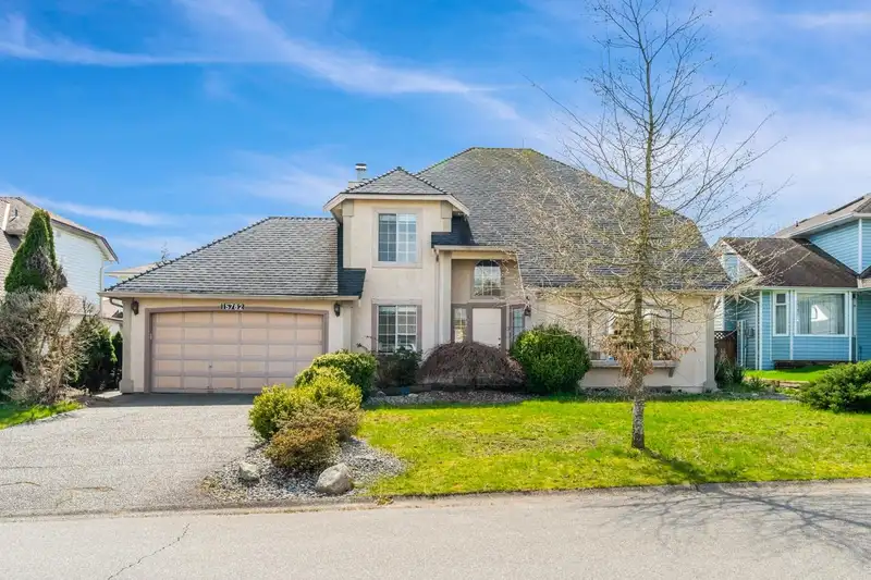 15782 89A AVENUE AVENUE - photo 1 of 29