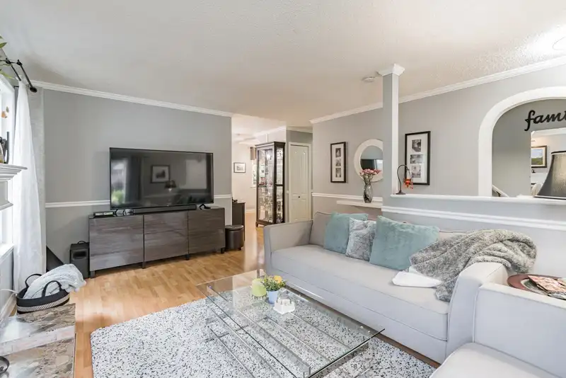 7063 129A STREET - photo 4 of 35