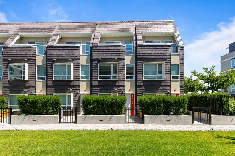 122 12040 PLAZA STREET - photo 2 of 25