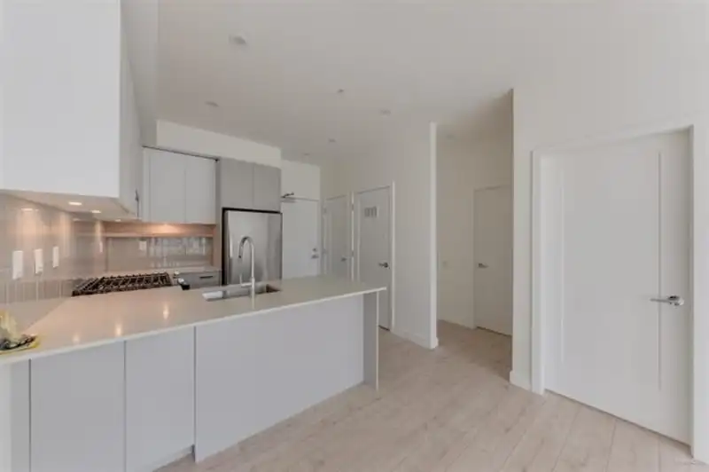 317 13777 75A AVENUE - photo 2 of 6
