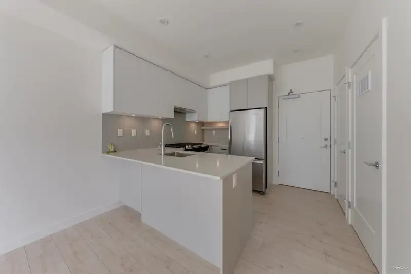 317 13777 75A AVENUE - photo 3 of 6
