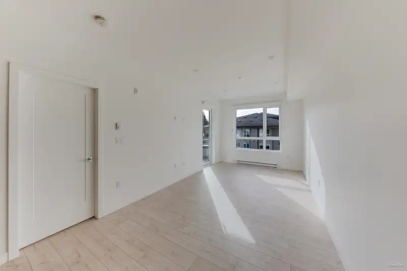 317 13777 75A AVENUE - photo 4 of 6