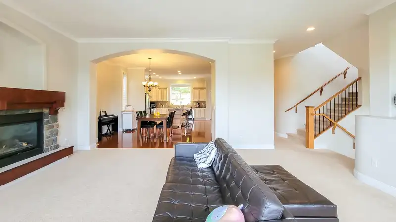 11382 154A STREET - photo 4 of 40