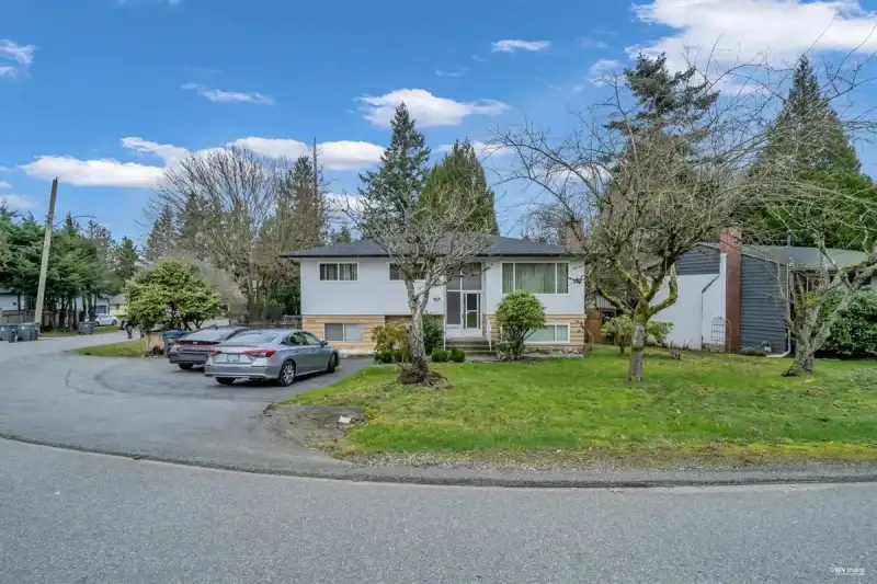 12521 GROVE CRESCENT - photo 1 of 1
