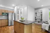 21 16772 61 AVENUE - thumbnail 4