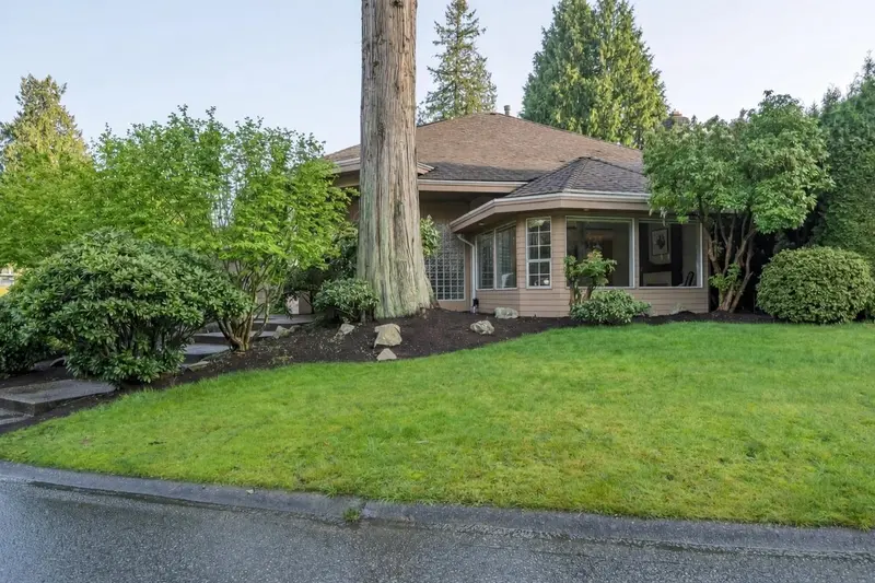 1264 PACIFIC DRIVE - photo 4 of 25