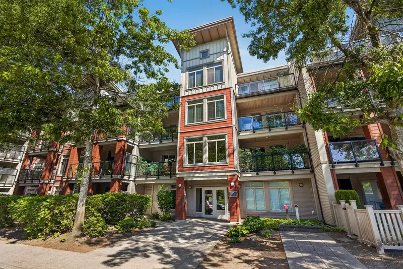 121 15385 101A AVENUE - photo 1 of 39