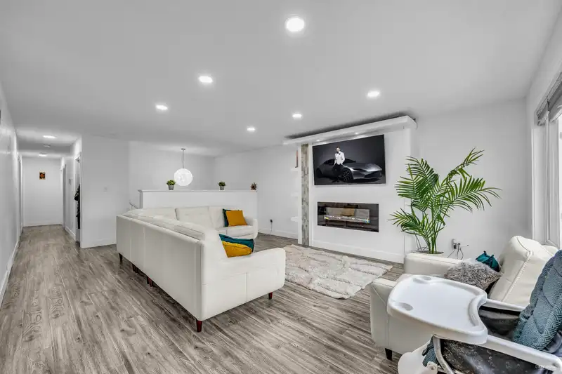 11034 129 STREET - photo 1 of 30