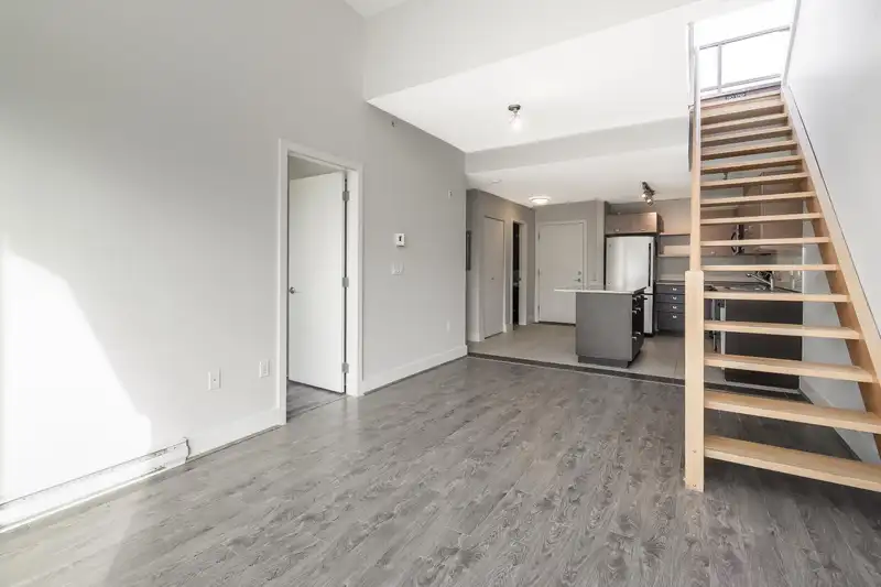 412 6688 120 STREET - photo 2 of 39