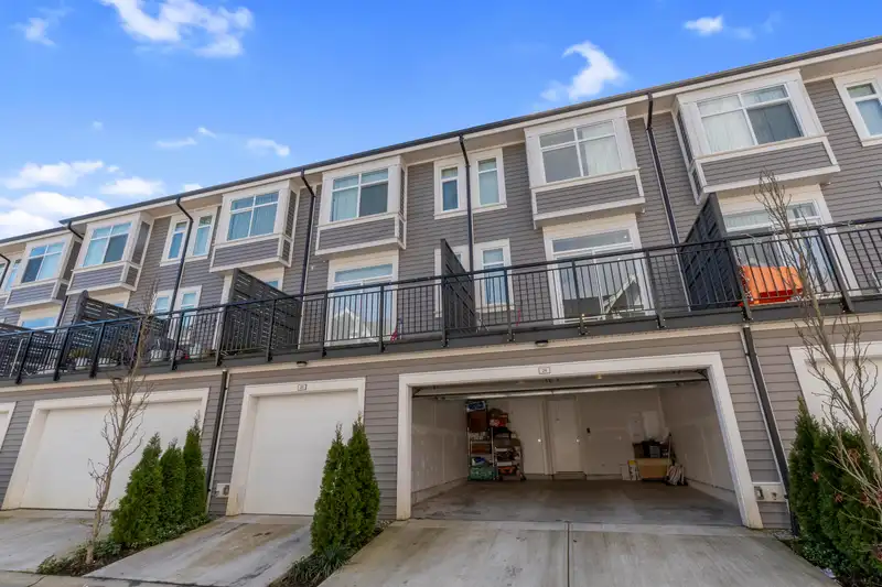 24 14151 58A AVENUE - photo 1 of 31