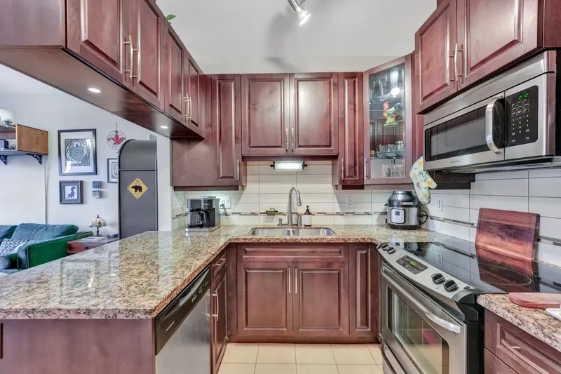 411 12525 190A STREET - photo 2 of 25