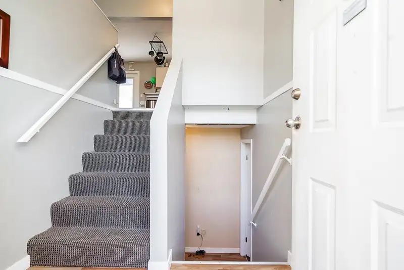 17254 62A AVENUE - photo 3 of 33