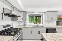 8676 146A STREET - thumbnail 14