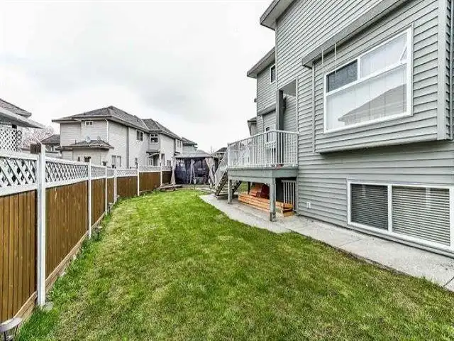 14681 78 AVENUE - photo 2 of 38