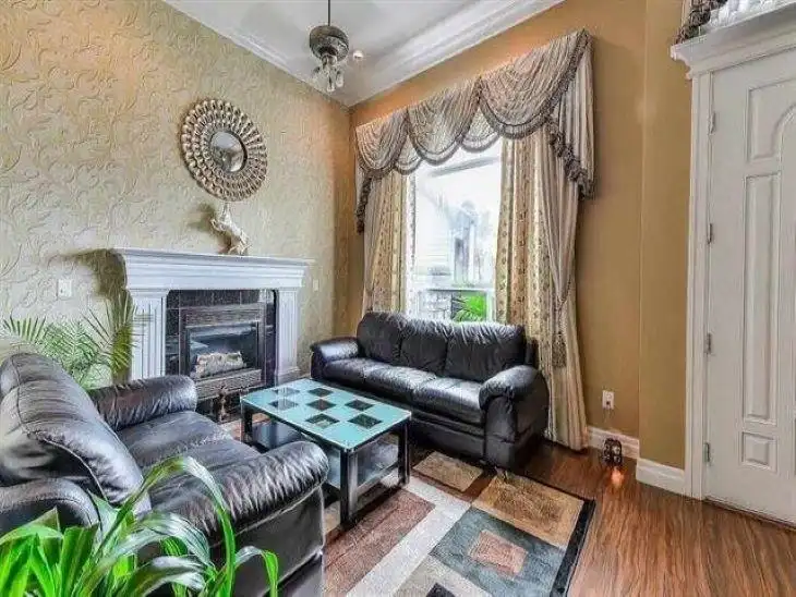 14681 78 AVENUE - photo 3 of 38