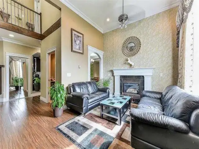 14681 78 AVENUE - photo 4 of 38