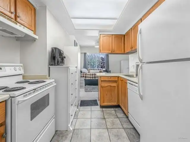 304 13530 HILTON ROAD - photo 3 of 22