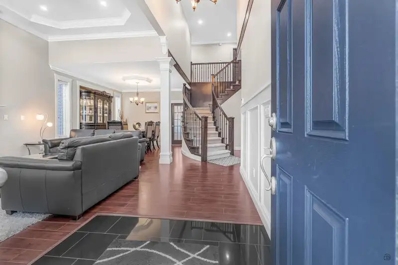 5963 125 STREET - photo 2 of 38