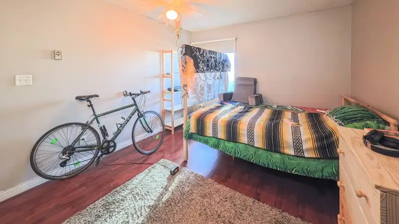 408 1476 W 10TH AVENUE - photo 4 of 25