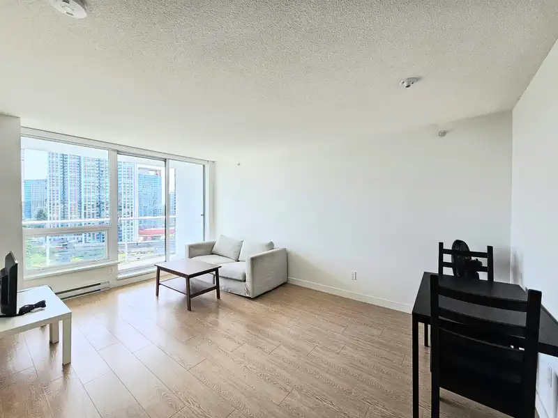 2103 13750 100 AVENUE - photo 1 of 20